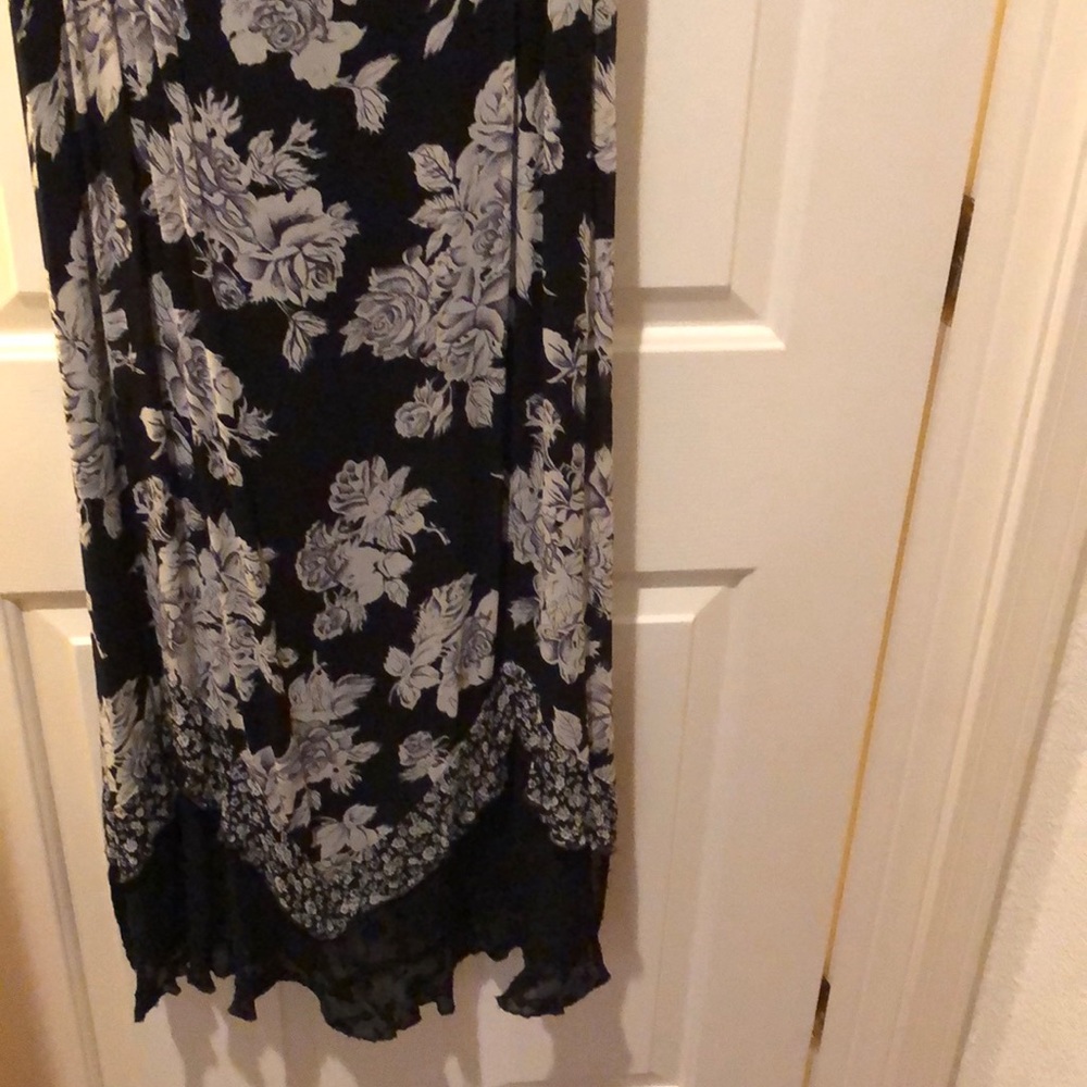 Black grey flower print